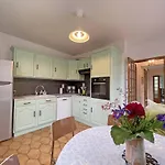 Maison Spacieuse Pour 15 Personnes Avec Jardin Et Animaux Admis - Fr-1-497-206 *