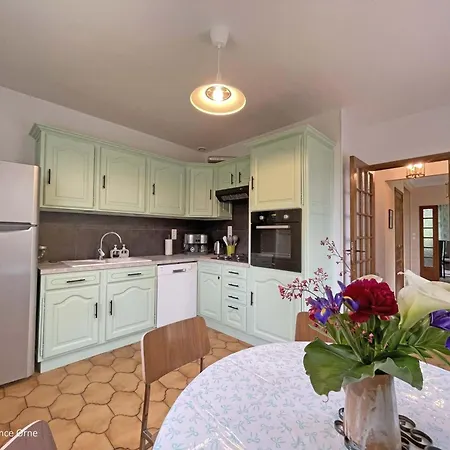 Maison Spacieuse Pour 15 Personnes Avec Jardin Et Animaux Admis - Fr-1-497-206 *